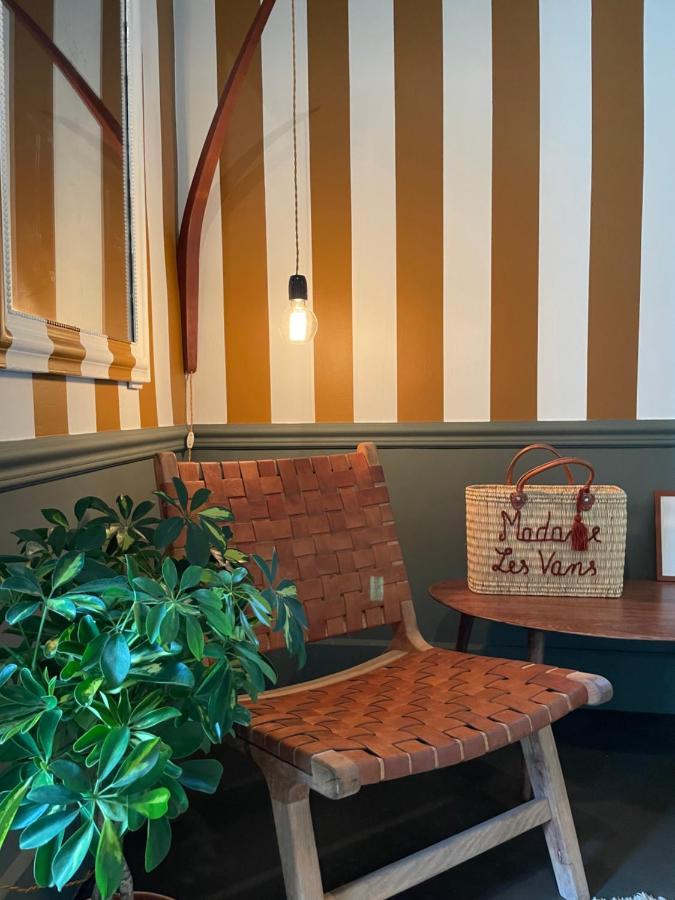 Madame Les Vans - Chambre D'Hotes - Charme Et Design Bed & Breakfast Exterior photo